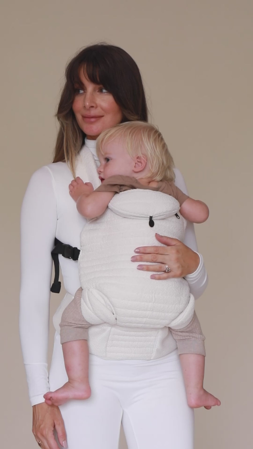 The Armadillo Baby Carrier in Cloud video