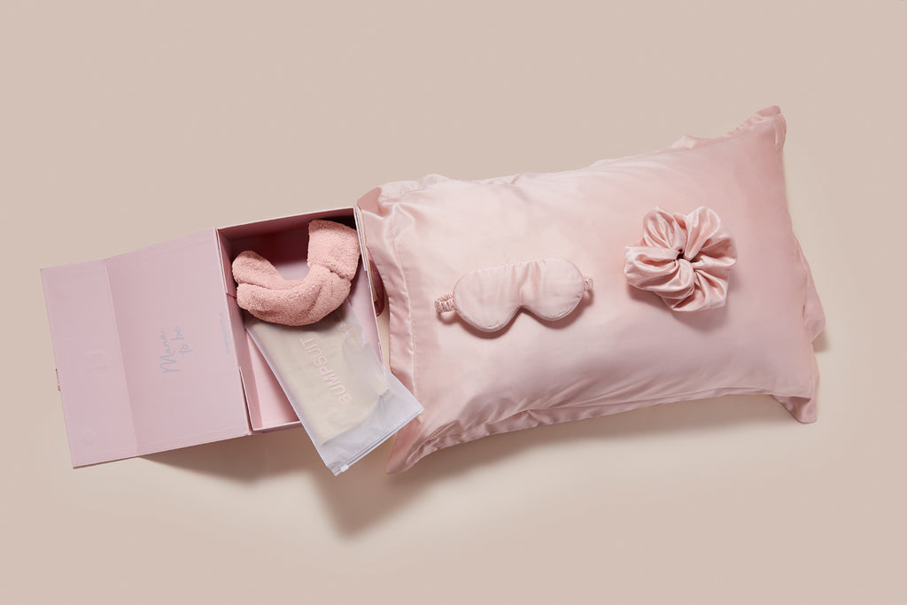 The perfect gift for expecting mothers! The Pamper Me Gift Set includes a silk padded sleep mask, oversized silk hair scrunchie, plush soft comfy socks, and a luxurious silk pillow case. Packaged in a silk dust bag the Pamper Me Gift Set is the perfect gift for mothers pre or post-partum.