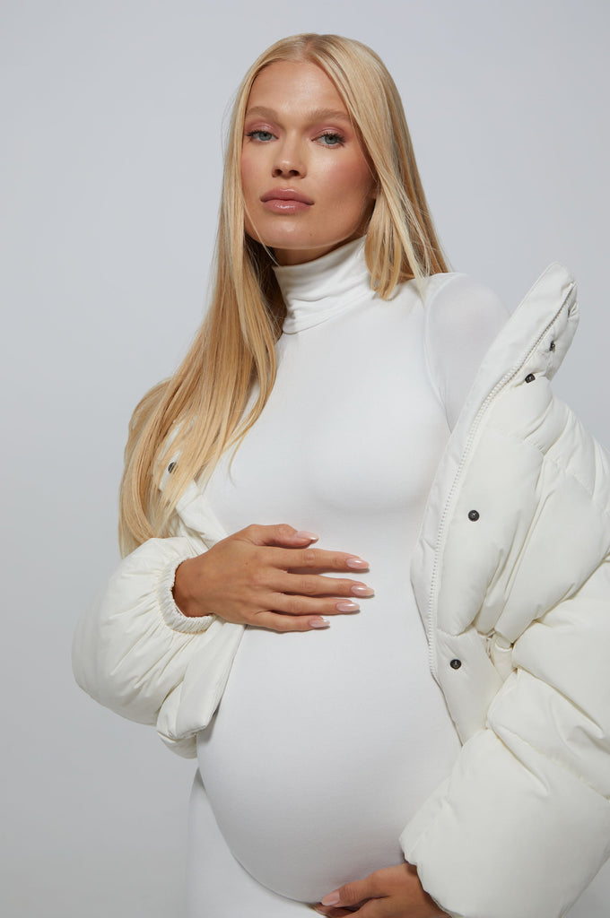 Bumpsuit Maternity Cropped Puffer Jacket in Snow